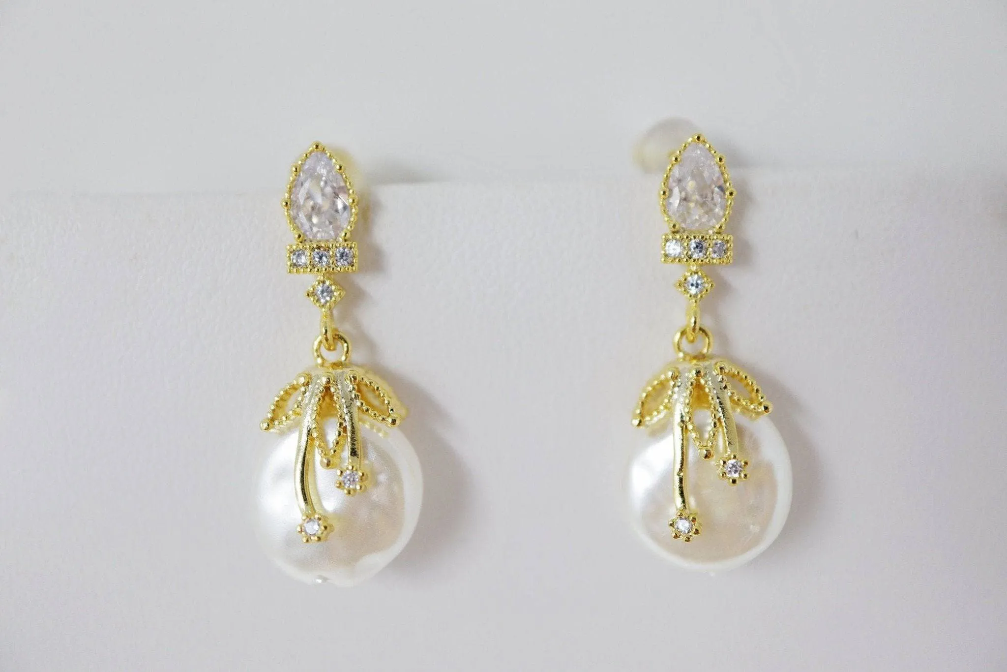 14K Gold, Pearl , Crystal, Diamond Bridal Earrings, Statement Earrings, Drop Earrings, Bridal Jewelry, wedding Earring.