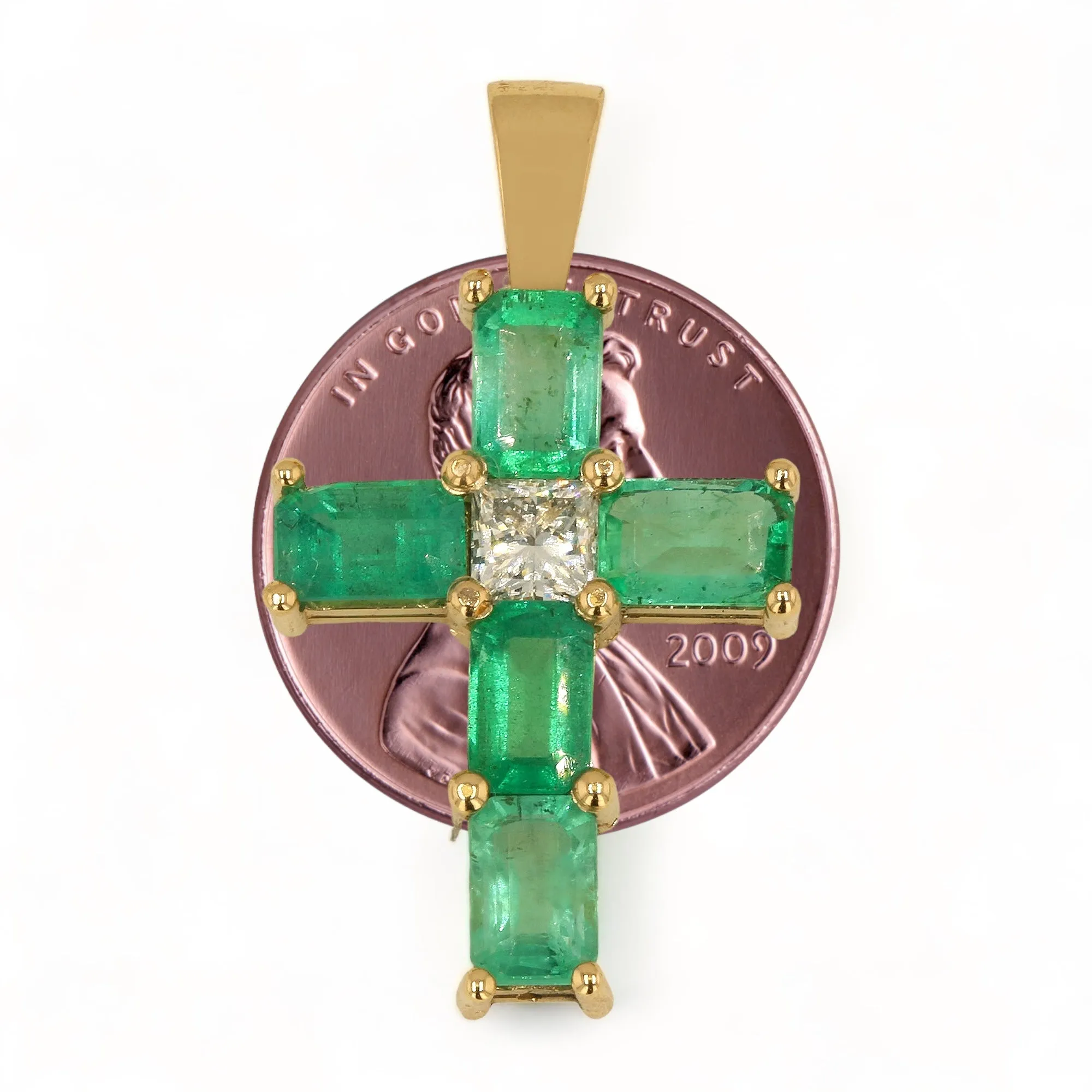 Exquisite 14K Yellow Gold Emerald and Diamond Cross Pendant – Stunning Jewelry Piece for Timeless Elegance