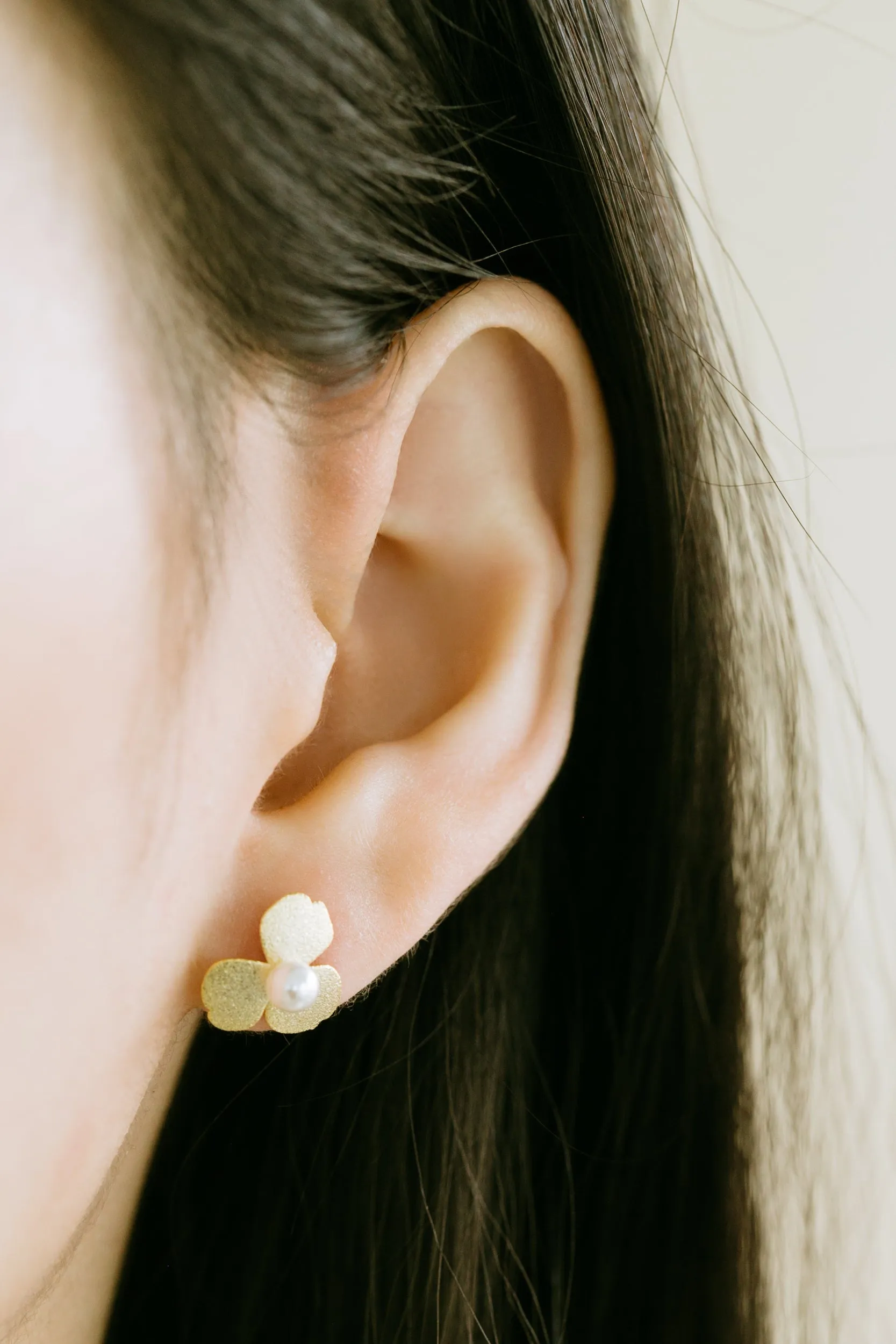 925 Sterling Silver Round Simulated Pearl Flower Leaf Leaves Shape Ear Studs Post Earrings