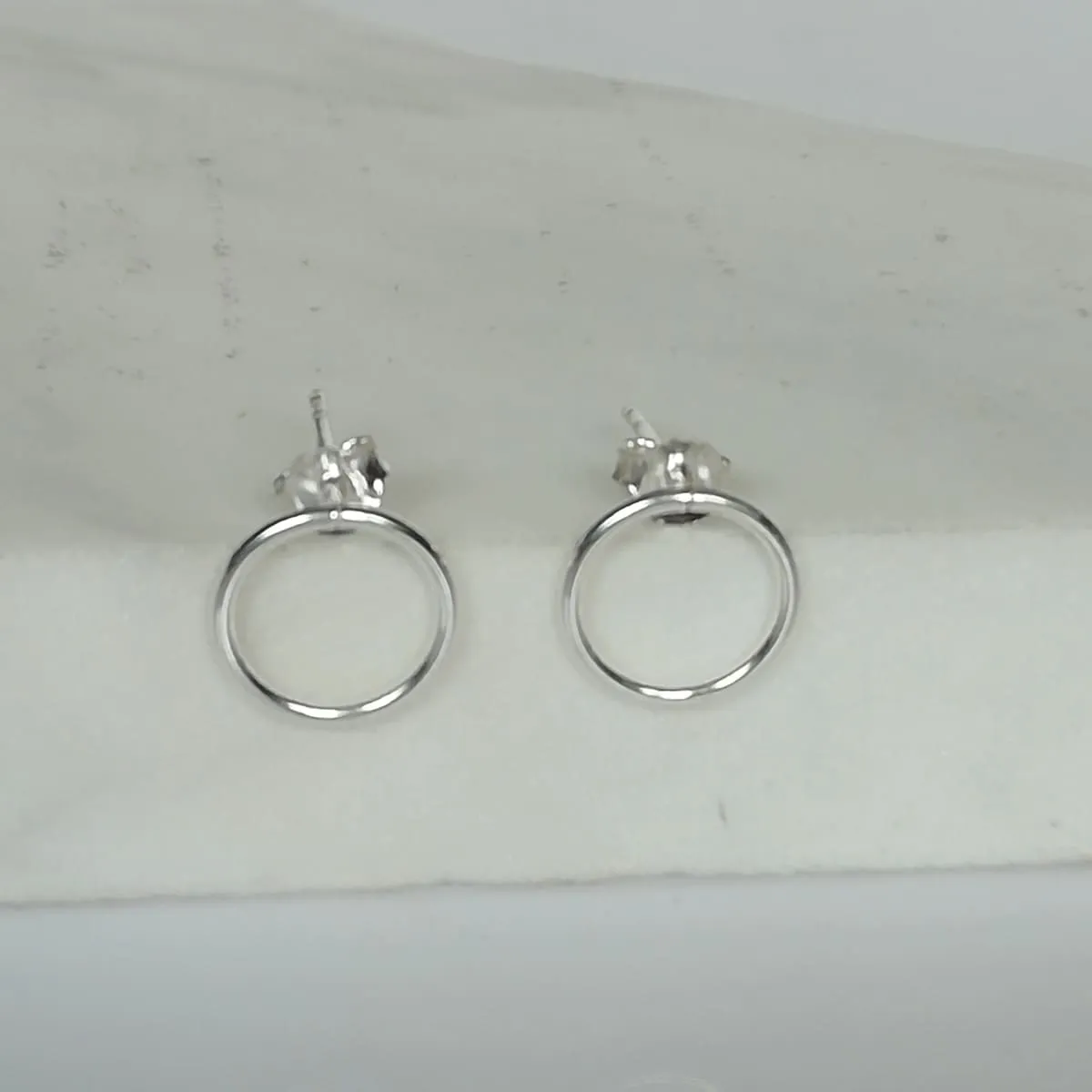 Circle ear studs | Silver jewelry | Minimalist earrings | Silver accessories | Silver ear circle | ESF