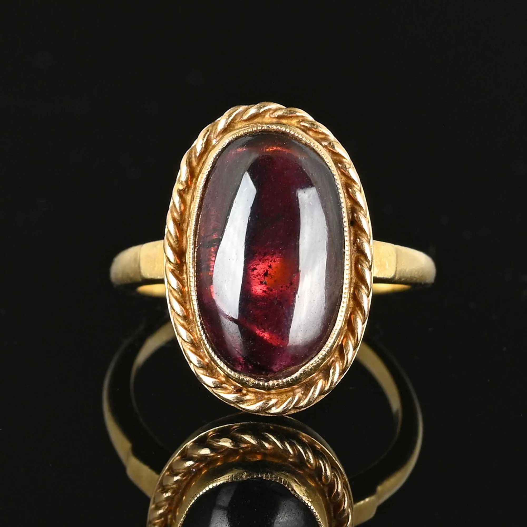 Fine 14K Gold Garnet Cabochon Ring