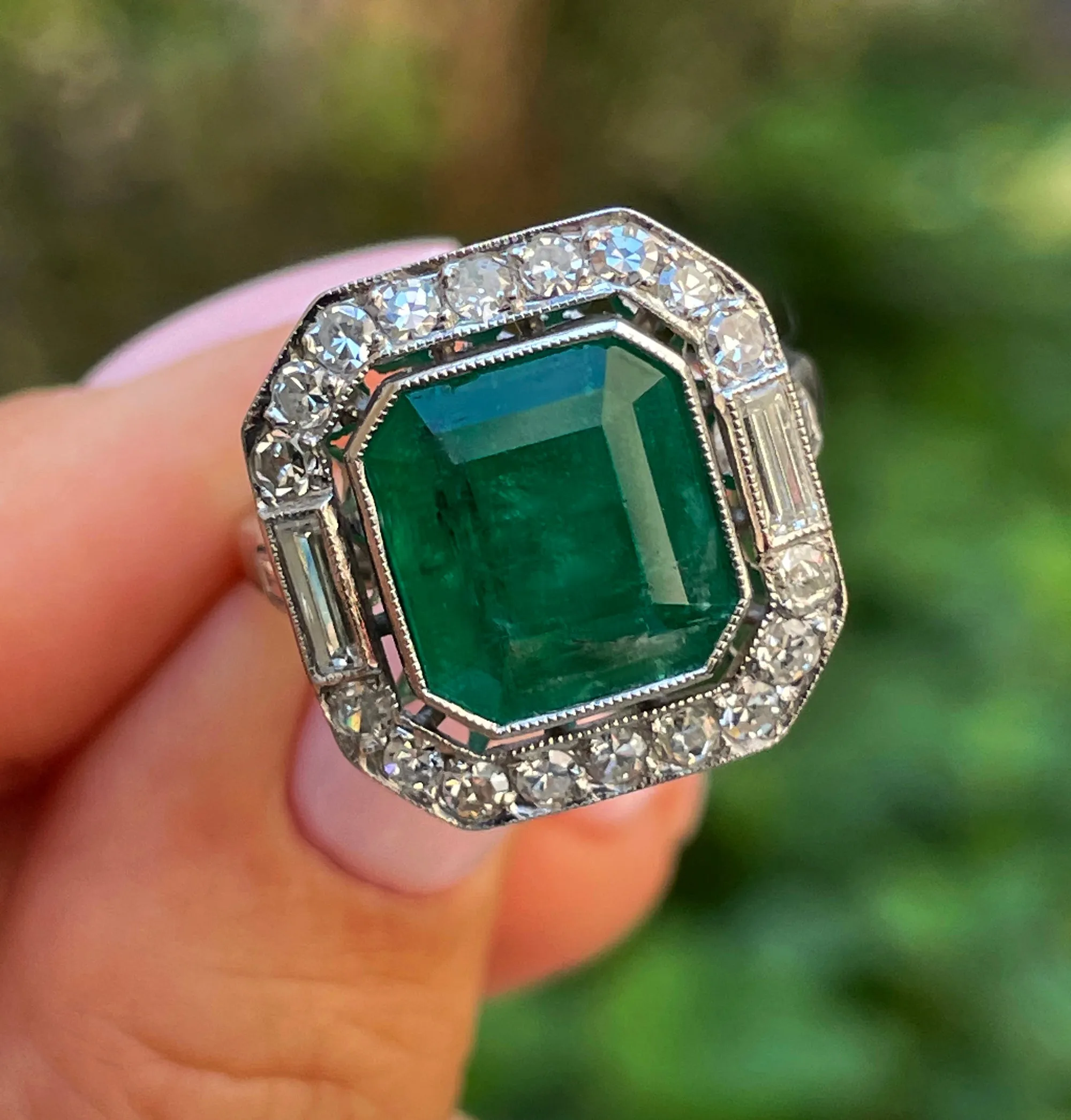 Fine Art Deco 5.50ctw GIA Green Emerald and Diamond Platinum Ring