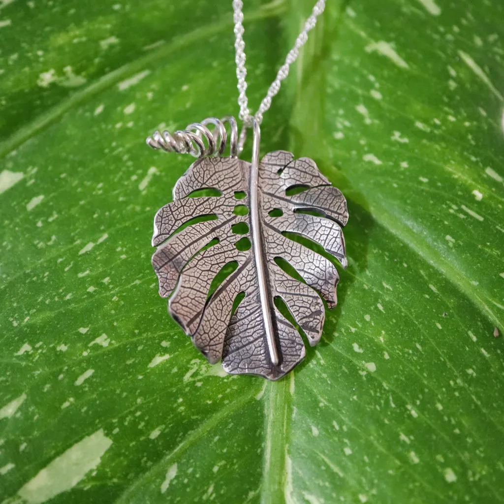 Monstera Deliciosa Necklace