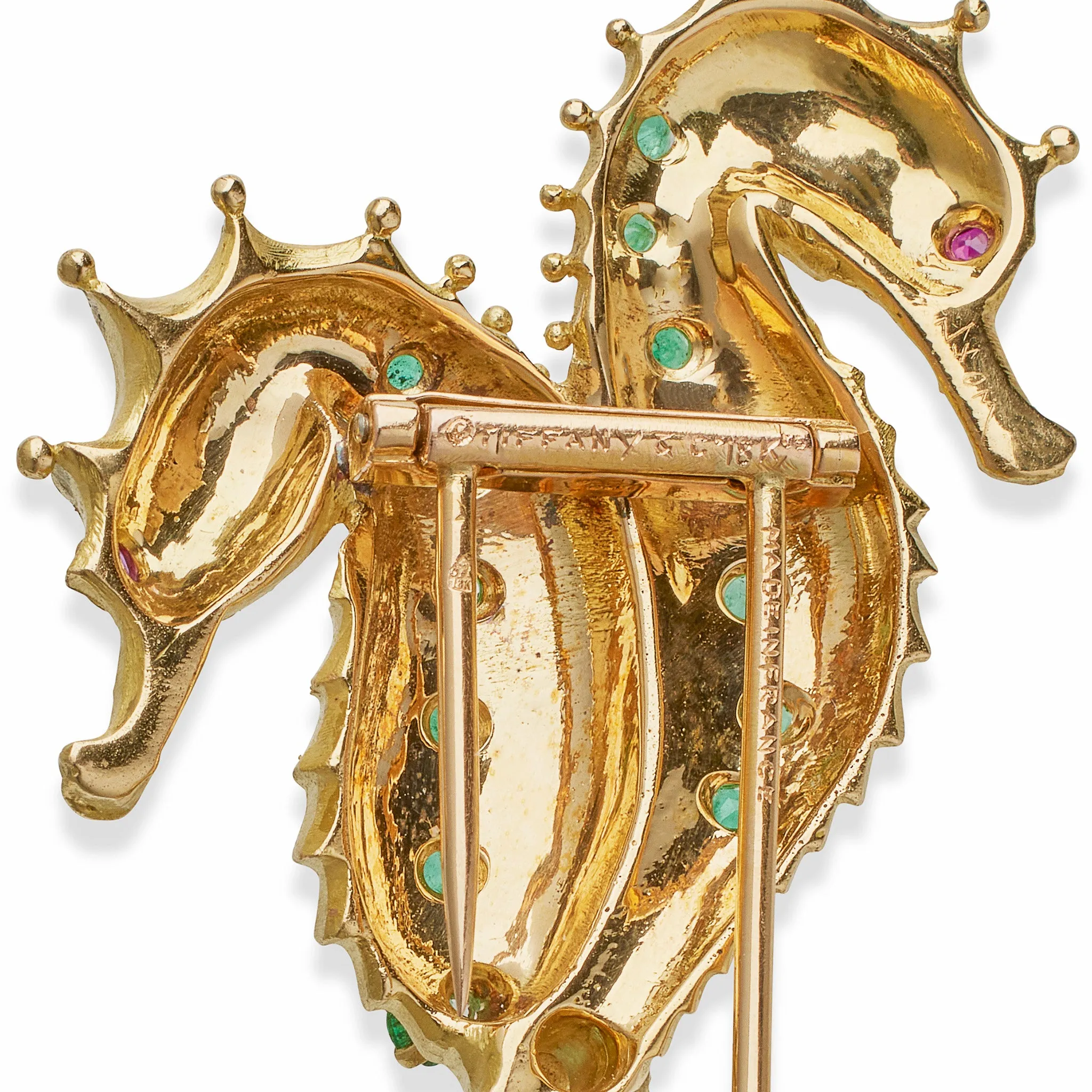 Sure! Here’s an optimized title for the product in English:

Exquisite Tiffany & Co. Georges Lenfant 18k Gold and Emerald Double Seahorse Brooch – Elegant Vintage Jewelry