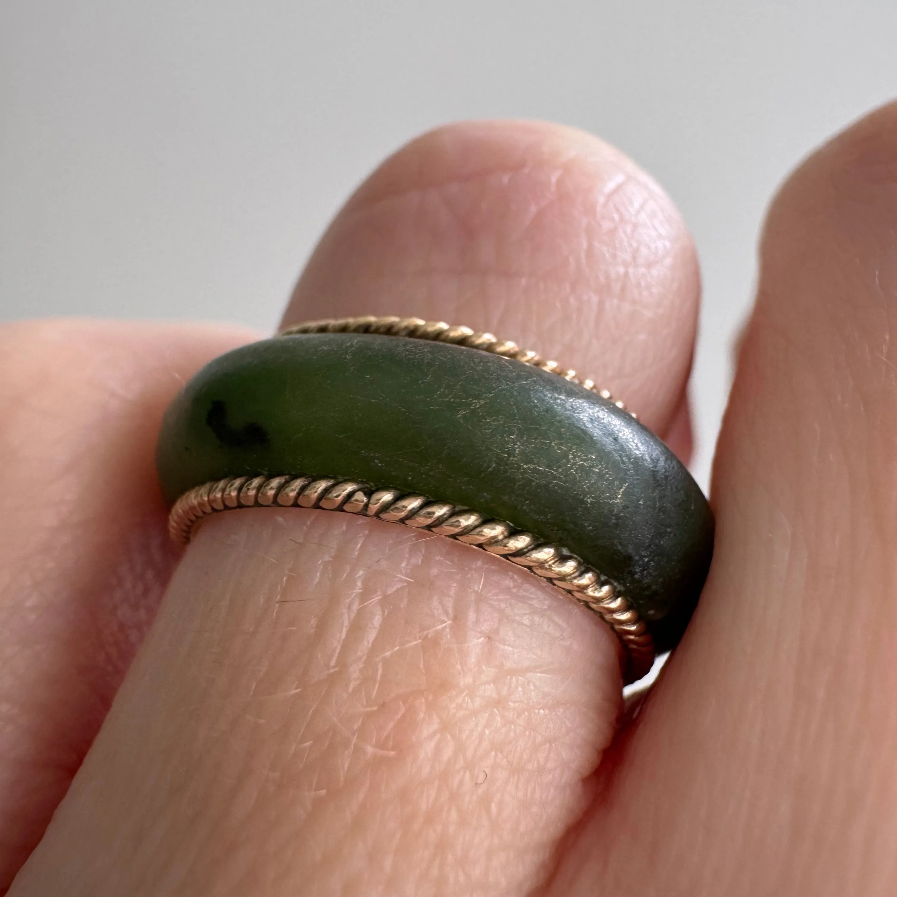 V I N T A G E // eternal love / 14k and nephrite jade donut band / size 5