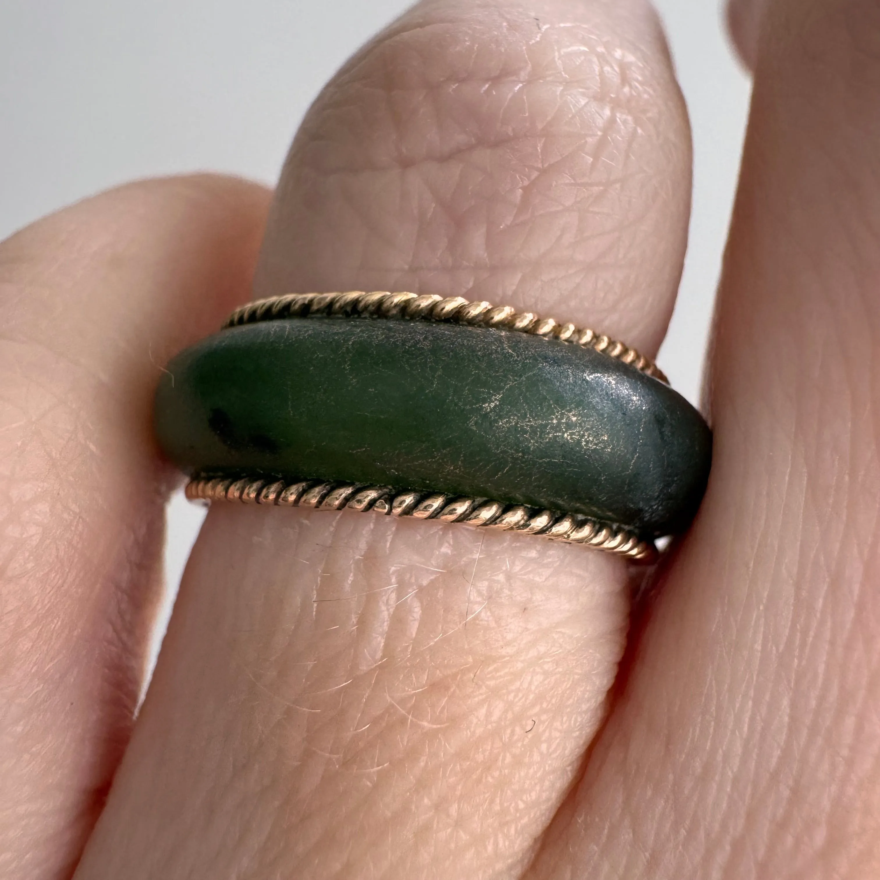 V I N T A G E // eternal love / 14k and nephrite jade donut band / size 5