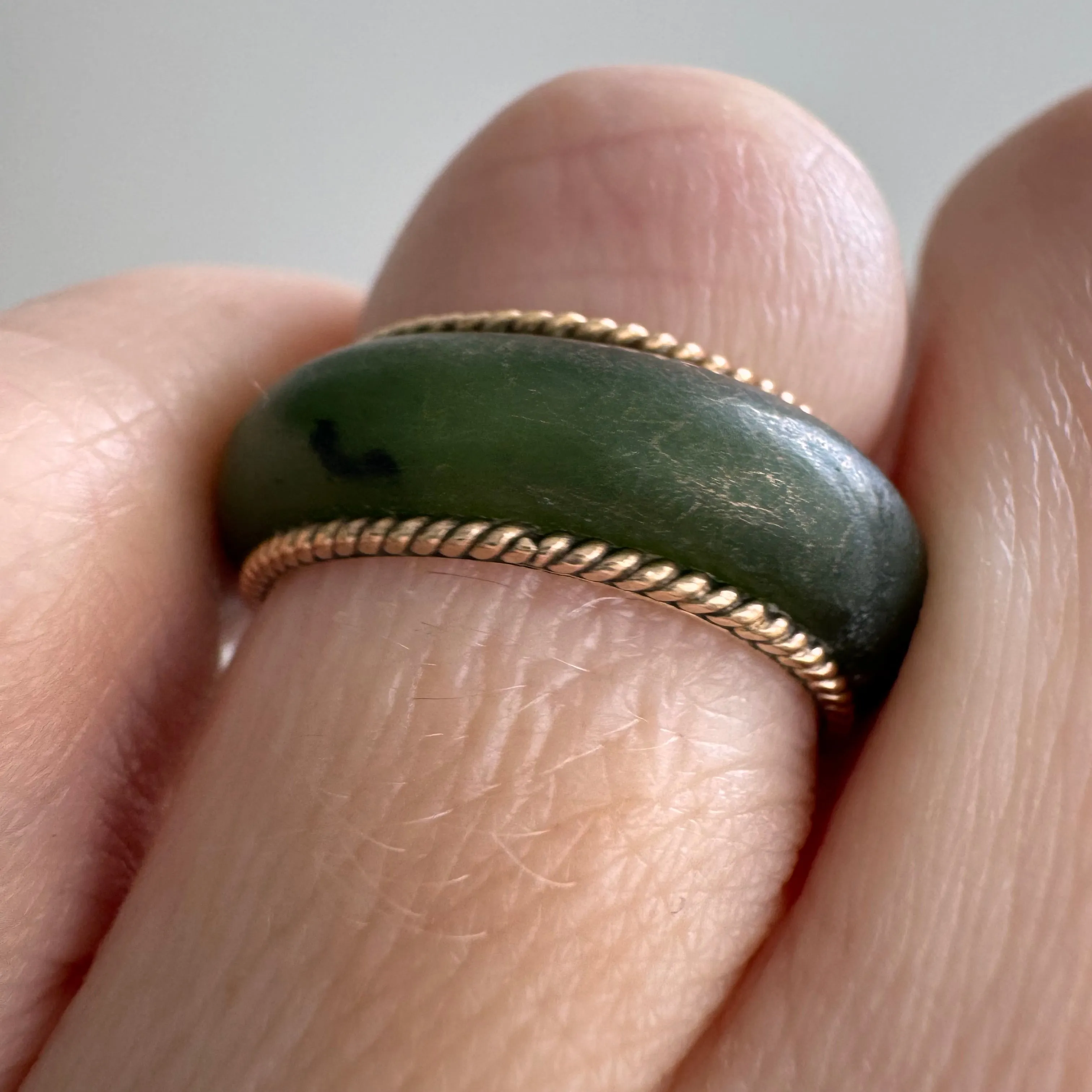 V I N T A G E // eternal love / 14k and nephrite jade donut band / size 5