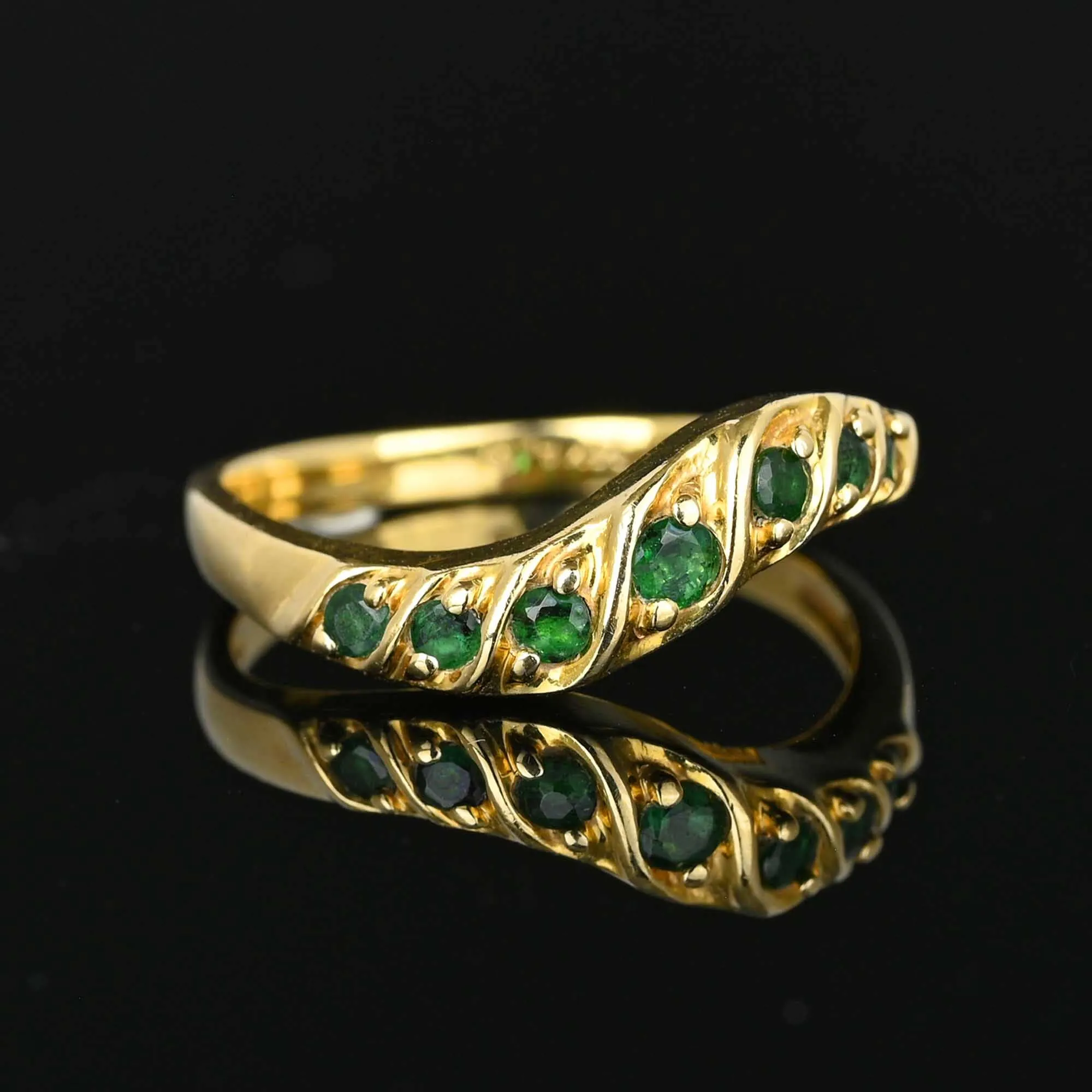 Vintage 14K Gold Wave Emerald Ring Band