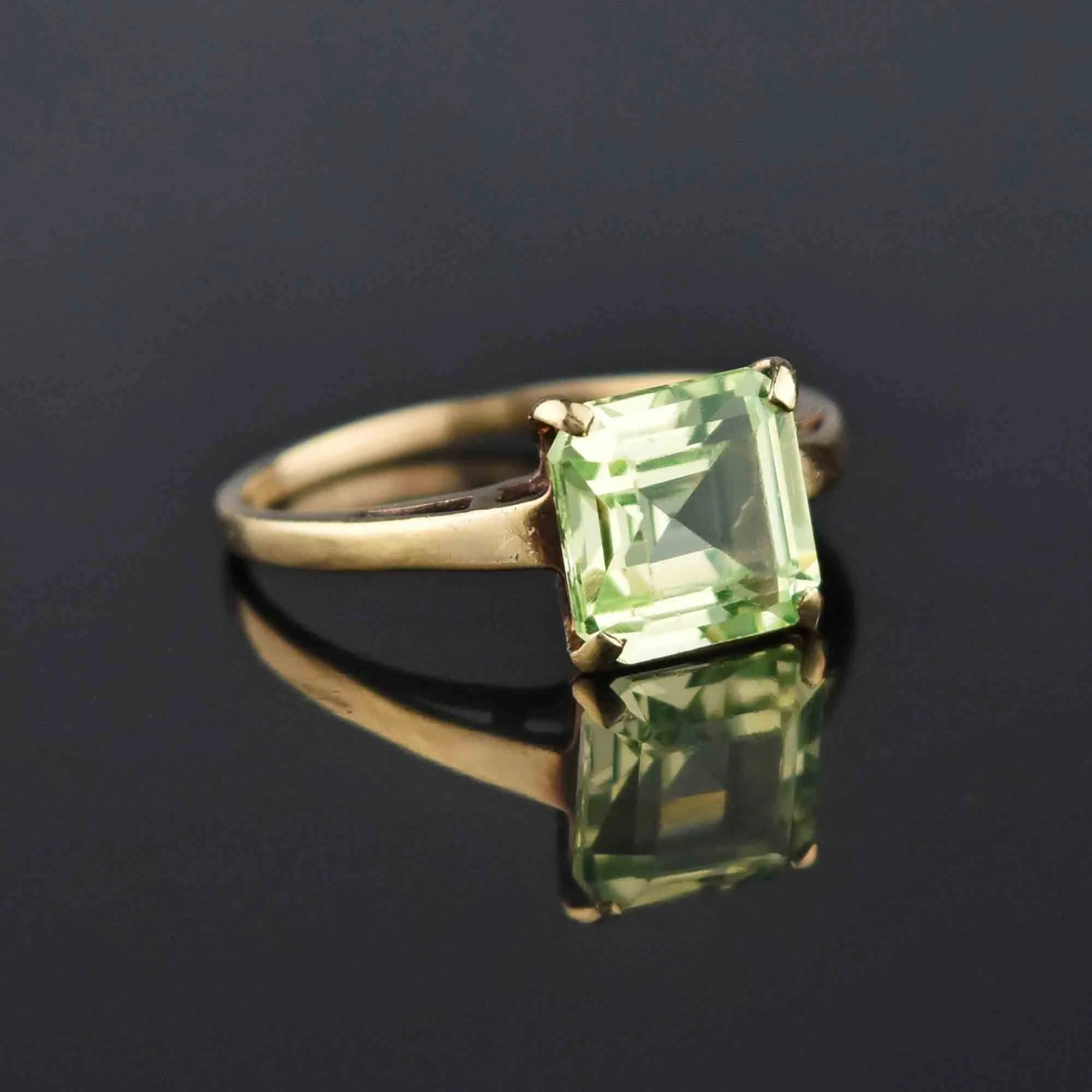 Vintage Art Deco Green Spinel Ring in Gold, Sz 7.25